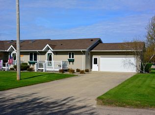 378 Broadway St N, Alden, MN 56009