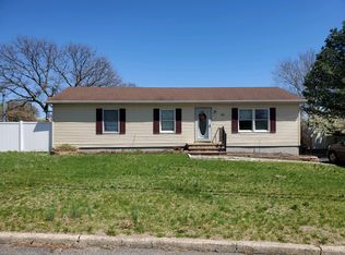 35 Taylor Ave, Centereach, NY 11720
