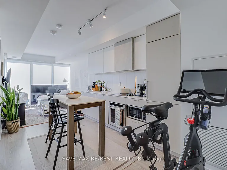 19 Western Battery Rd #2810 — Photo 9
