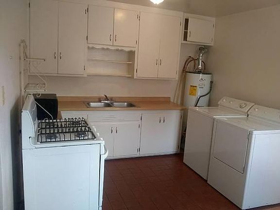 4th image of 330 Truman St NE