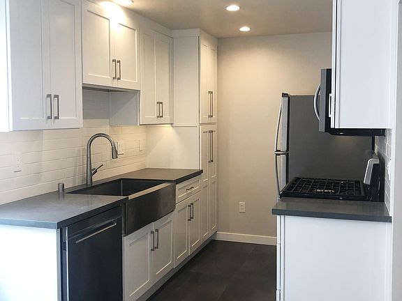 3rd image of 515 Pier Ave APT 1