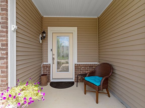 5th image of 16284 Loire Valley Dr