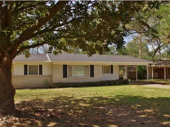 668 Tarawa Dr, Mobile, AL 36609