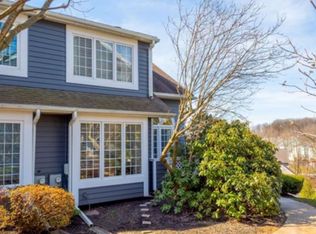 701 Driftwood Ln, Downingtown, PA 19335