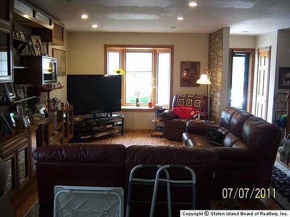 3rd image of 70 Ladd Ave