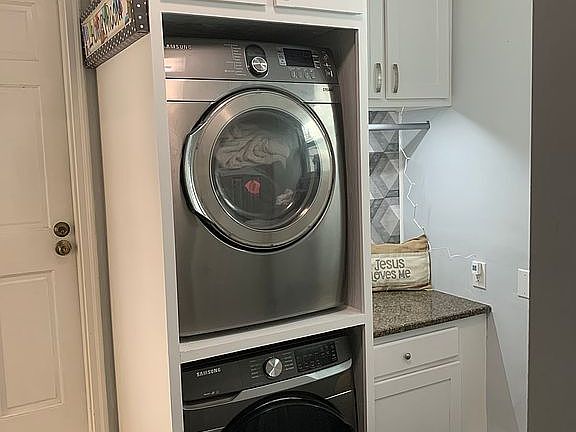 3rd image of 3028 Stillwood Ct