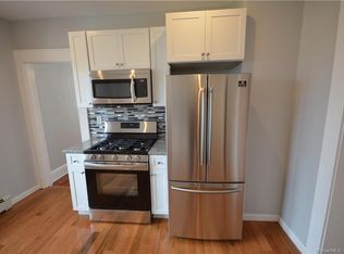 31 Burnsford Ave, Bridgeport, CT 06606