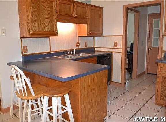 3rd image of 87 Woods Edge Dr