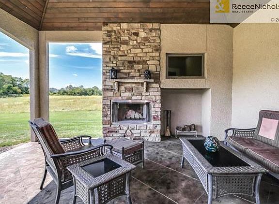3rd image of 30315 Hideaway Ln