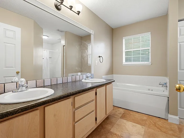 6831 SW 80th Dr — Photo 12