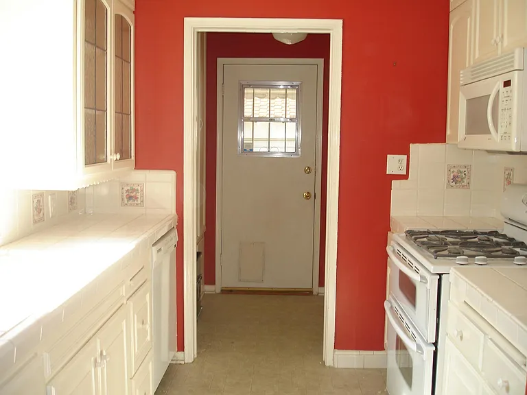 725 N Fairview St — Photo 9