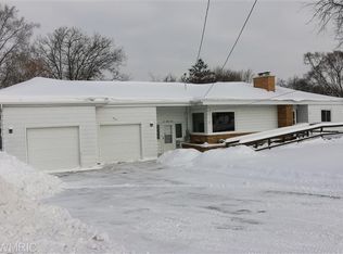 683 Four Mile Rd NW, Comstock Park, MI 49321