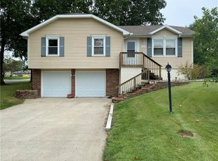 300 Manor Dr, Warrensburg, MO 64093