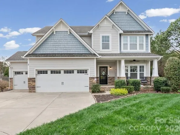 1007 Pine Bark Pl, Matthews, NC 28104
