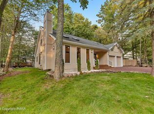 7143 Robinwood Dr, Tobyhanna, PA 18466