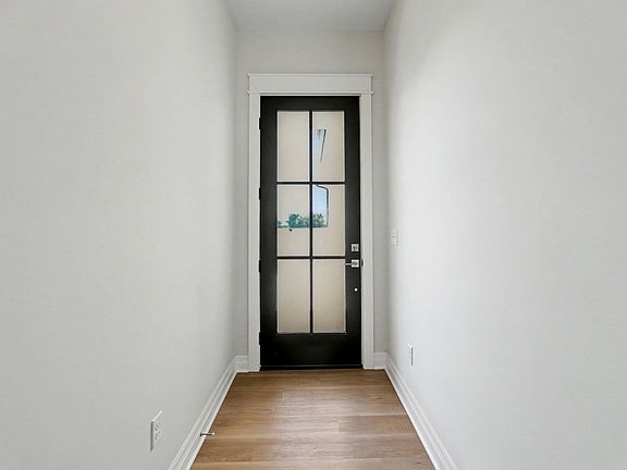 5th image of 23 Kingdom Ct