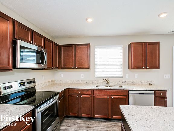 5th image of 2752 Pointe Harbour Dr