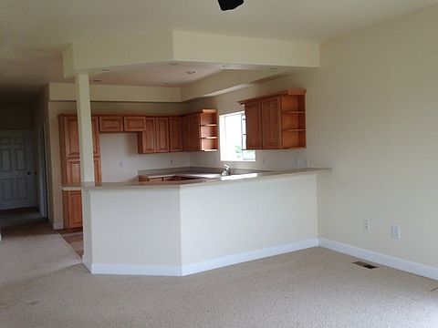 3rd image of 133 Beachwood Loop