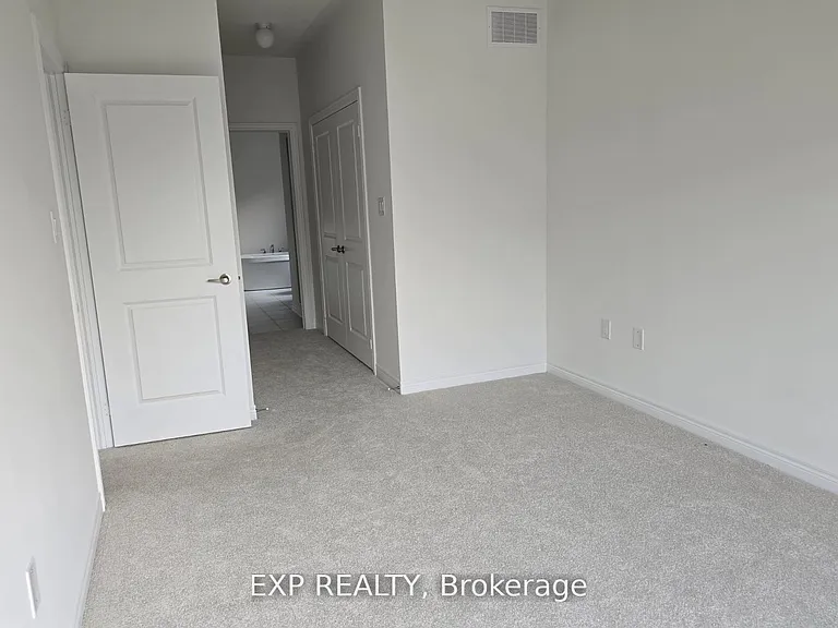 80 Singhampton Rd — Photo 19