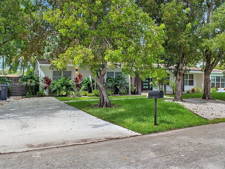6090 SW 63rd Ave — Photo 53