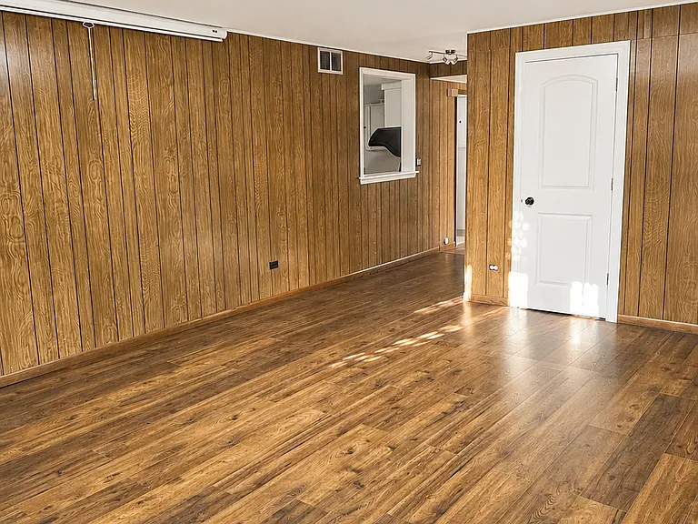 805 Leclaire Ave — Photo 4