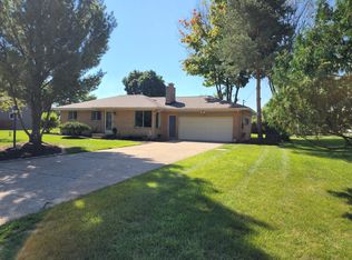 1874 Bluehill Dr NE, Grand Rapids, MI 49525