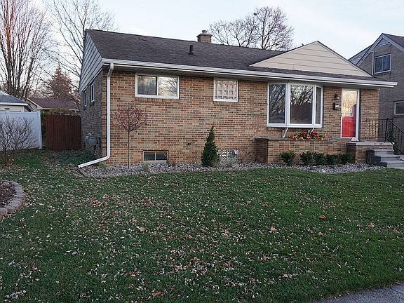 3rd image of 1240 N Hayford Ave