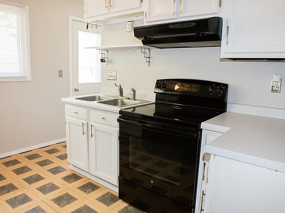 5th image of 906 Fox Ave