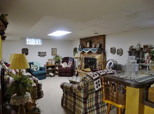 918 Briarwood Ln, Centralia, MO 65240