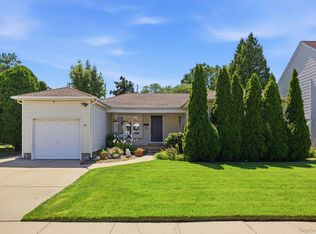 90 Joseph St, New Hyde Park, NY 11040