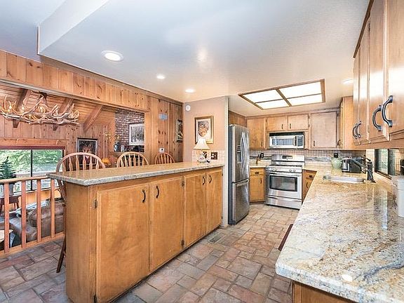 5th image of 24853 Felsen Dr