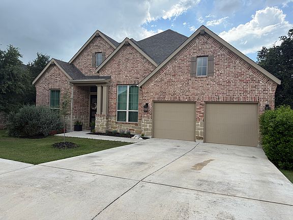 2nd image of 120 Quiet Oak Rd