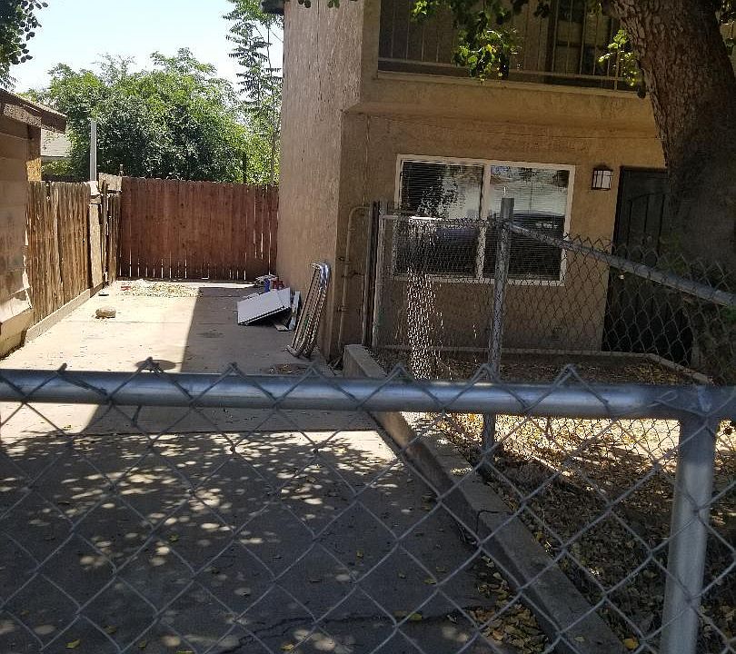 2nd image of 1621 Miller St APT A