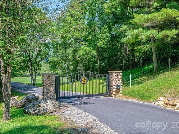 3rd image of 1070 Ingle Mountain Rd