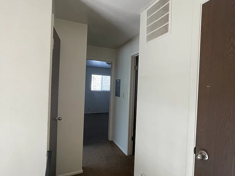 55 E 600 N — Photo 2