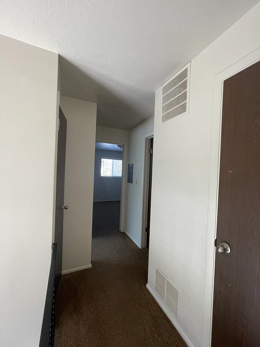 Building Photo - 55 E 600 N