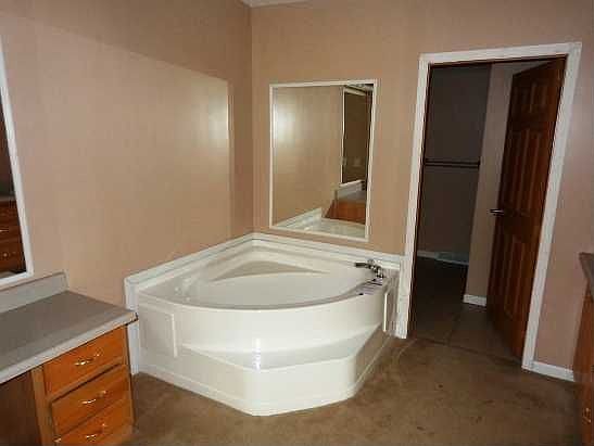 5th image of 130 Ironwood Ct