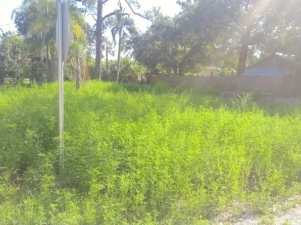 1941 Pacific Ave, North Fort Myers, FL 33903