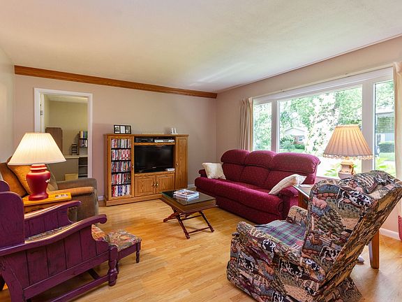 2nd image of 175 Spencer Ct