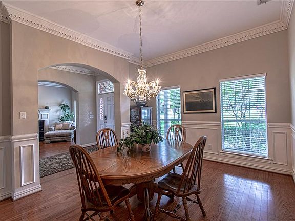 3rd image of 3317 Windridge Dr