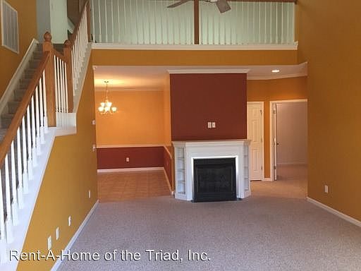 3rd image of 863 Jarman Dr