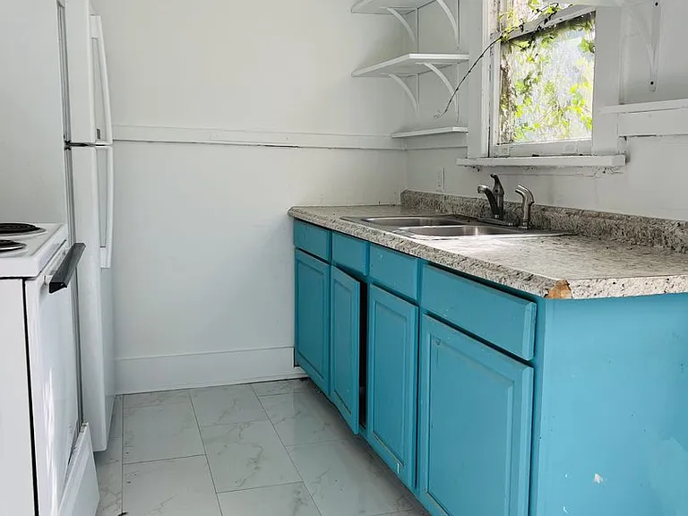 1108-1112 N Miro St — Photo 2