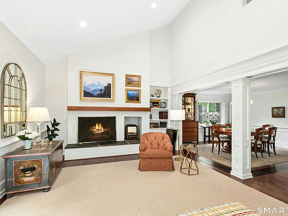 5th image of 377 Main St APT 8