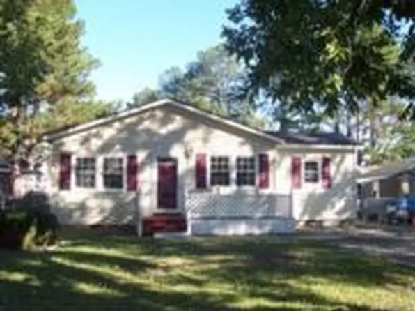 508 Walnut St, Selma, NC 27576