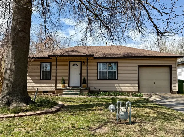 608 S 8th St, Yukon, OK 73099
