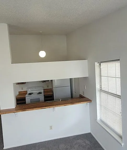 502 Wharf Ct — Photo 3