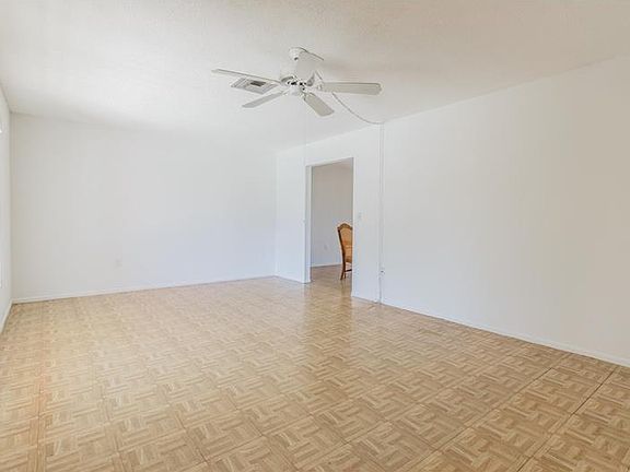 4th image of 2281 E Greenhollow Dr