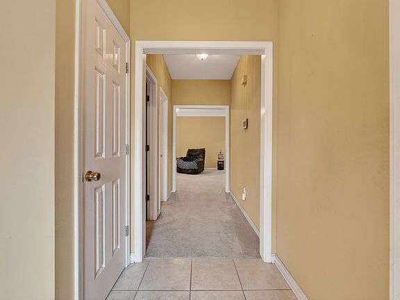 3rd image of 120 Victoria Ln