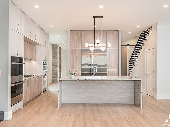 5th image of 4040 N Sacramento Ave