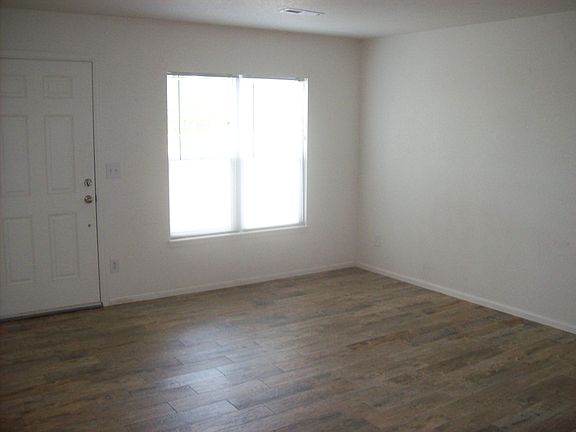 4th image of 577 Alton Way Unit C
